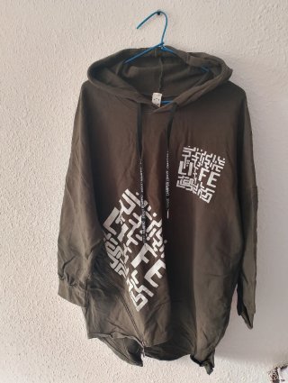 Gabardina larga con capucha