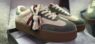 Zapatillas con plataforma verde y beige