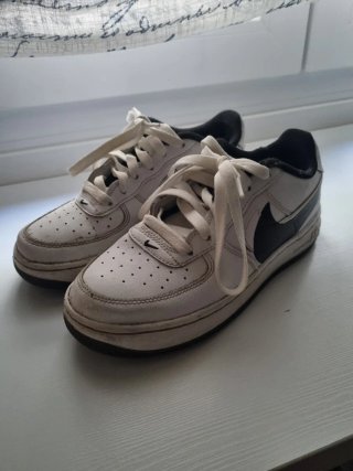 Zapatillas Nike Blancas y Negras