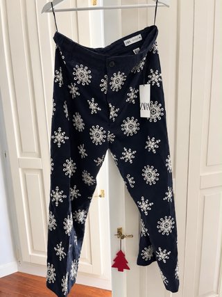 Pantalón de vestir Zara azul bordado