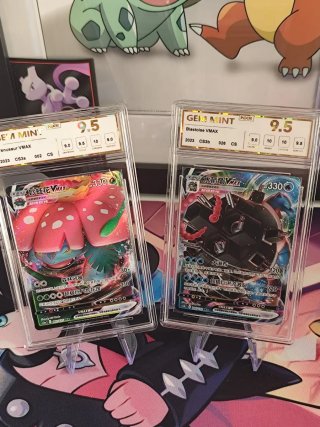 Cartas Venusaur VMAX y Blastoise VMAX Gradeadas