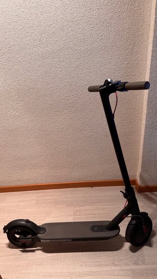 Patinete eléctrico Xiaomi M365 + casco LED+ruedas