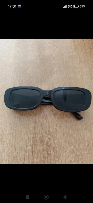 Gafas de sol negras
