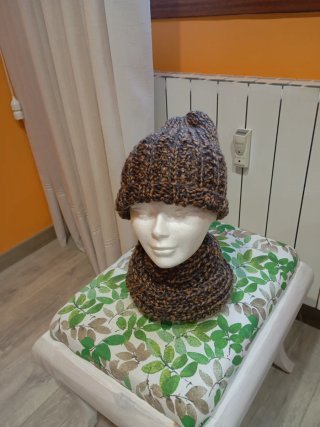 Conjunto de Gorro y Bufanda Artesanal