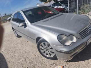 Mercedes-Benz Clase C 2006