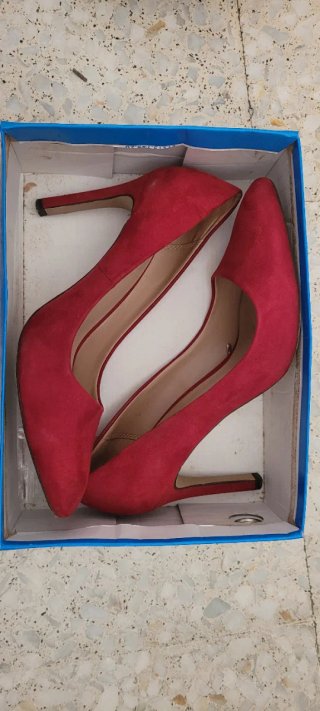 Zapatos de tacón rojos