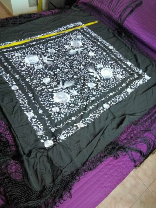 Mantón de Manila Grande Negro y Blanco