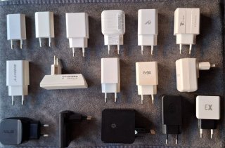 Lote de 16 Adaptadores de Corriente