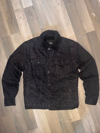 Cazadora vaquera negra Zara