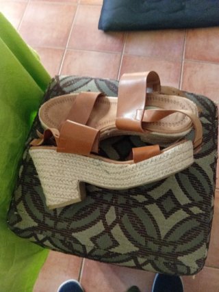Sandalias de cuña con plataforma