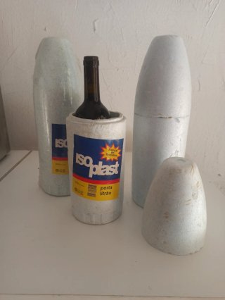 4 Neveras para Botellas Isoplast