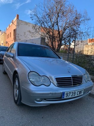 Mercedes-Benz c220