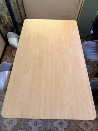 Mesa de comedor de madera