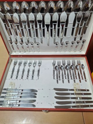 Caja de cubiertos