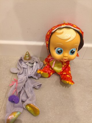 Bebé Llorón con dos trajes