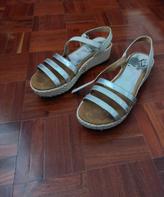 Sandalias con plataforma, blancas y plata