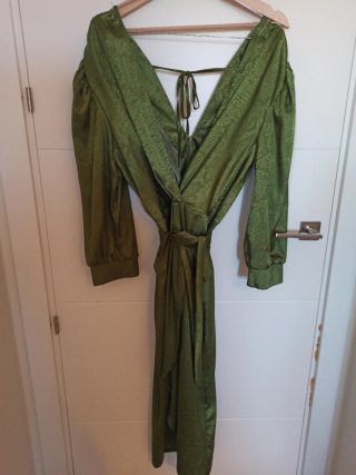 Vestido midi elegante verde, invitada o bautizos