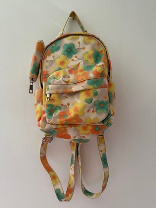 Mochila Steve Madden Flores Pequeña