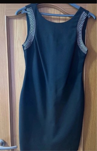 Vestido mini negro Zara, talla L pero es una S/M