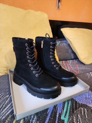Botines Negros Estilo Militar