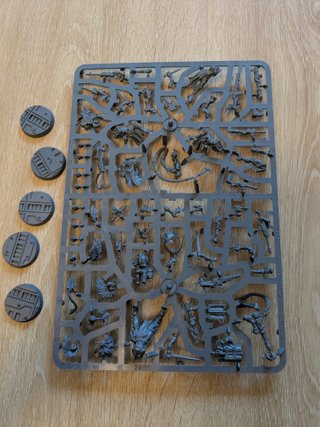 5 Miniaturas Escher Gang en Matriz