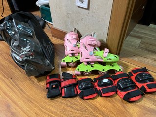 Patines en línea con set de protecciones