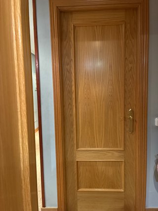 Puerta de madera interior