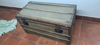 Baúl antiguo de madera