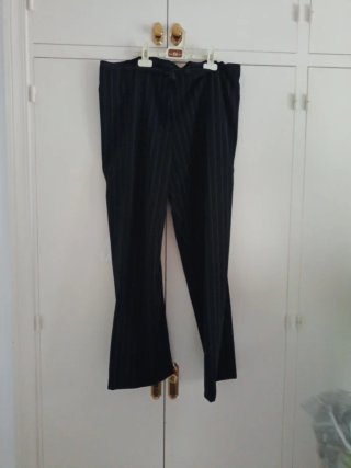 Pantalón de Traje Negro con Rayas