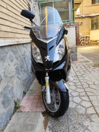 Maxi Scooter Peugeot Satelis Negra 400cc