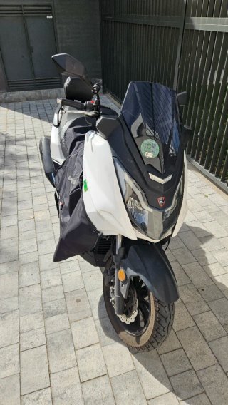 Scooter Mitt 125 GTS