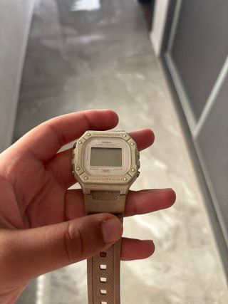 Reloj Casio Illuminator Beige