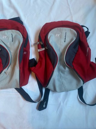 Mochila Quechua Arpenaz Roja y Gris