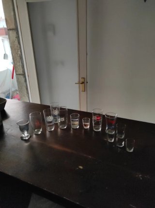 Lote de 12 Vasitos Antiguos de Licor