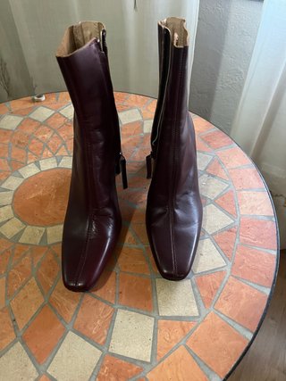 Botines de Piel Burdeos Zara
