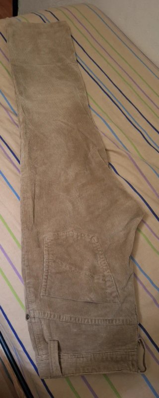 Pantalón de pana beige