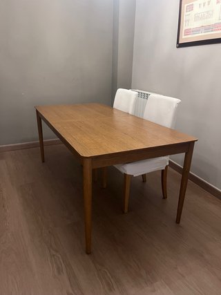 Mesa de Comedor de Madera