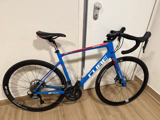 Bicicleta de Carretera CUBE Attain Talla 56