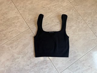 Crop top negro Zara