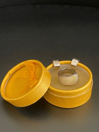 Conjunto de Plata: Anillo con Nácar y Pendientes