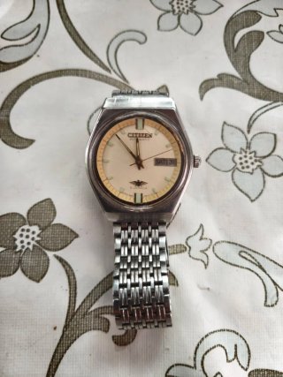 Reloj Citizen Plateado