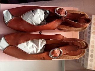 Sandalias Yokono de Piel Color Cuero Talla 39