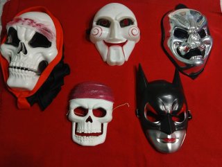 Set de 5 Máscaras de Halloween( todos por 4 euros)