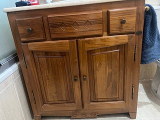 Mueble de baño de madera