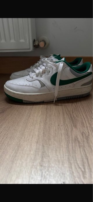 Zapatillas Nike Blancas y Verdes