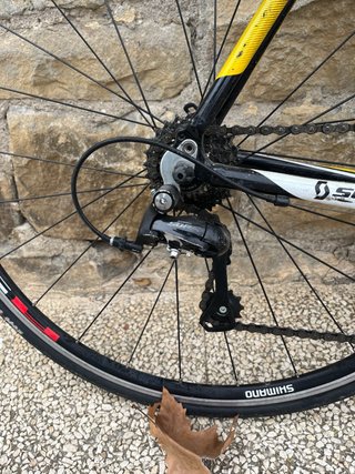 Bicicleta Scott con cambio Shimano