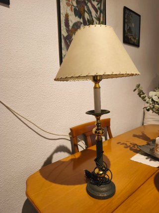 Lámpara de mesa clásica