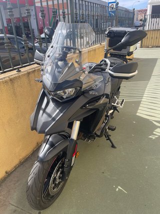 Moto Trail QJ 700