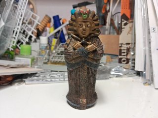 Figura de Sarcófago Egipcio con Momia