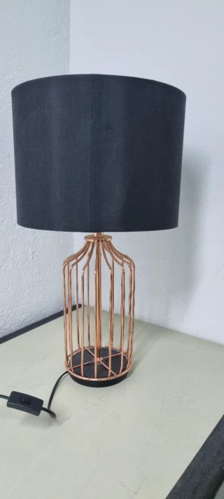 Lámpara de mesa diseño jaula